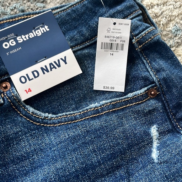 Shorts - Picture 3 of 4